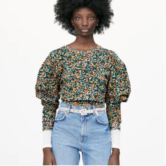 Zara Tops - ZARA ditzy floral volume puff sleeve sweatshirt small